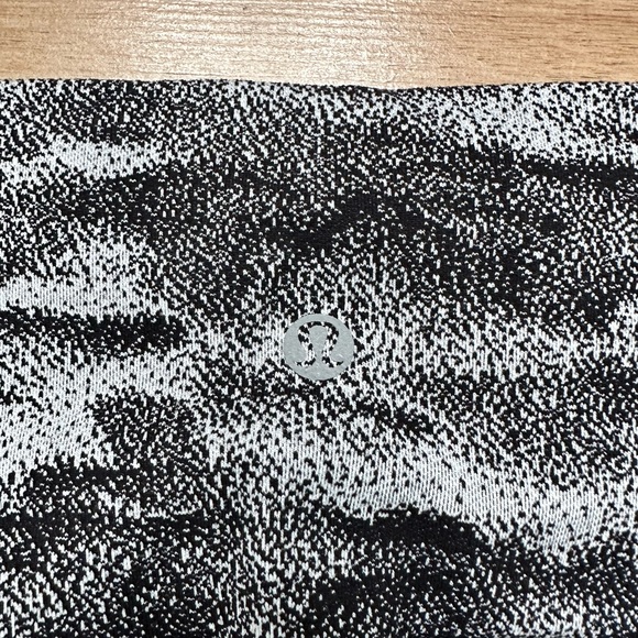 Lululemon Wunder Under Crop Pants Size 8 - Picture 3 of 5